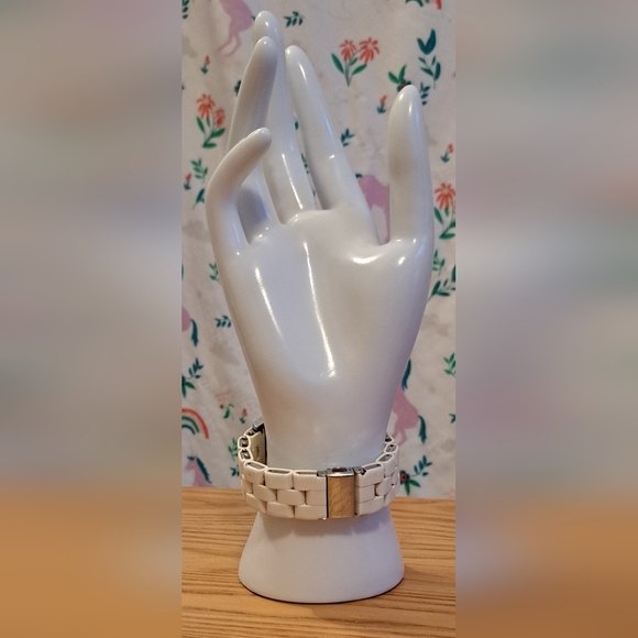 Vintage Y2K Marc Jacobs MBM2535 White Neutral Casual Watch Jewelry w/ Bling - Picture 3 of 6